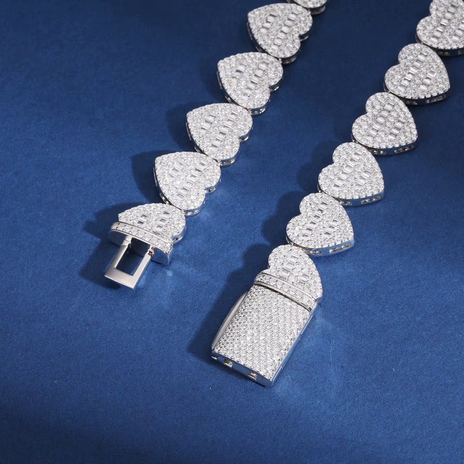 Cadena Eternal Hearts en Plata .925 con Moissanita VVS1 Corte Baguette