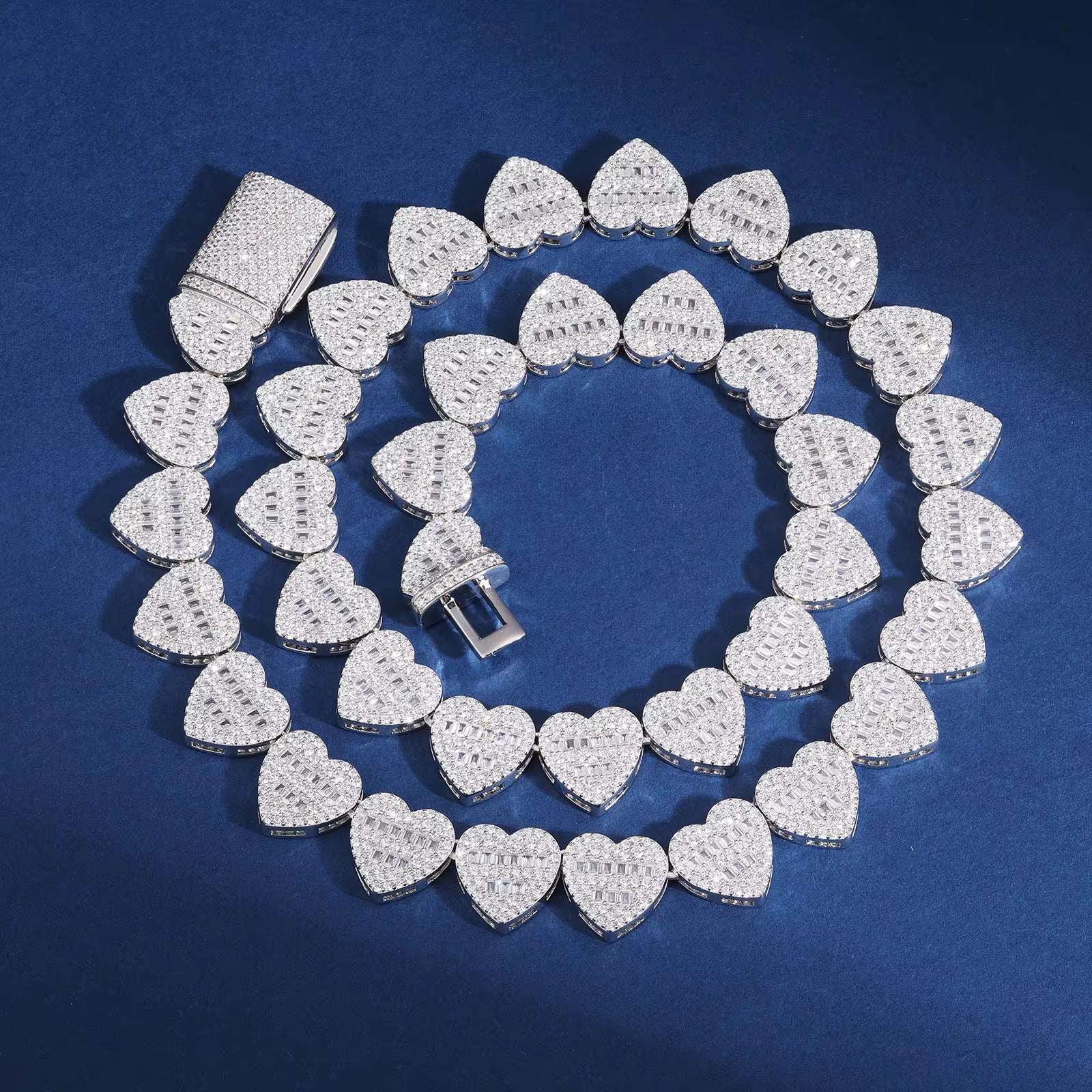 Cadena Eternal Hearts en Plata .925 con Moissanita VVS1 Corte Baguette