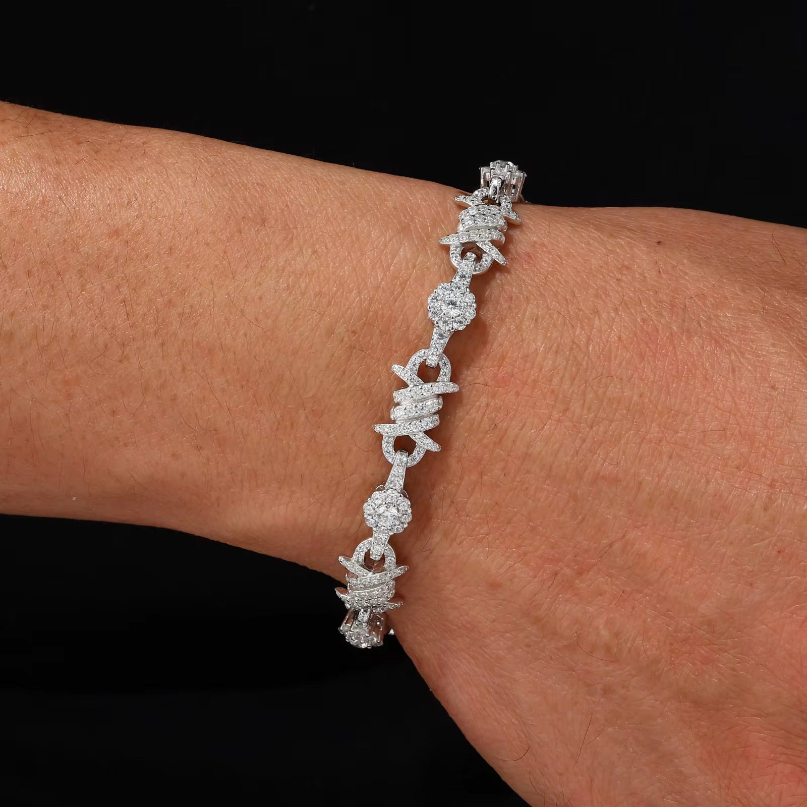 Pulsera Barbed Ice en Plata .925 con Moissanita VVS1